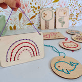 Kit couture à la main enfant - Cartes en bois